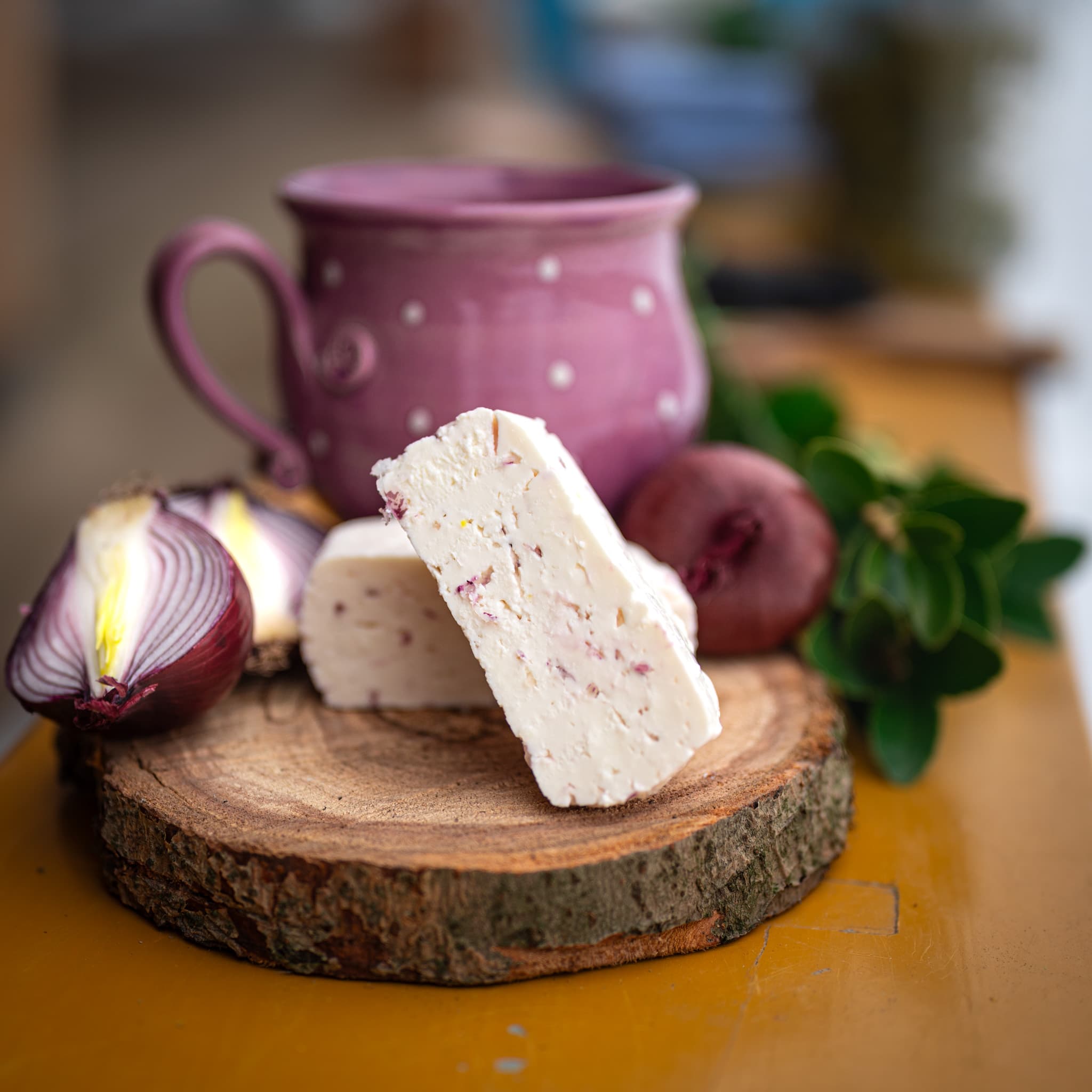 Lilahagymás tehén gomolya 